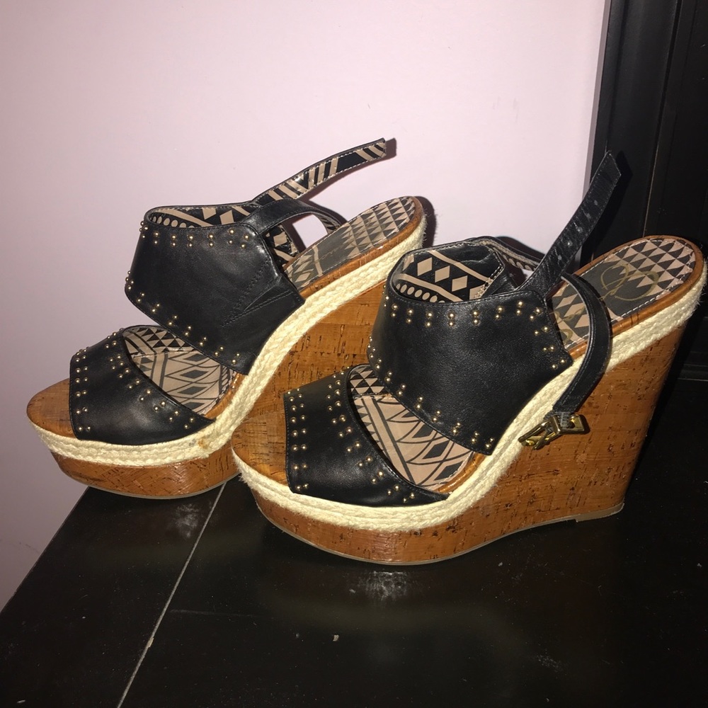 Jessica Simpson platform heel